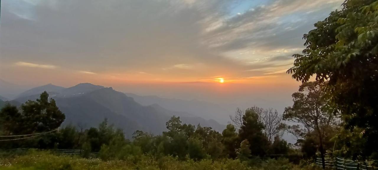 Praveen Woodhouse And Vattakanal Villa Kodaikanal