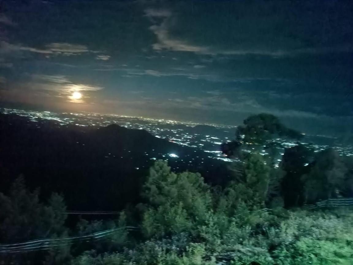 Praveen Woodhouse And Vattakanal Kodaikanal